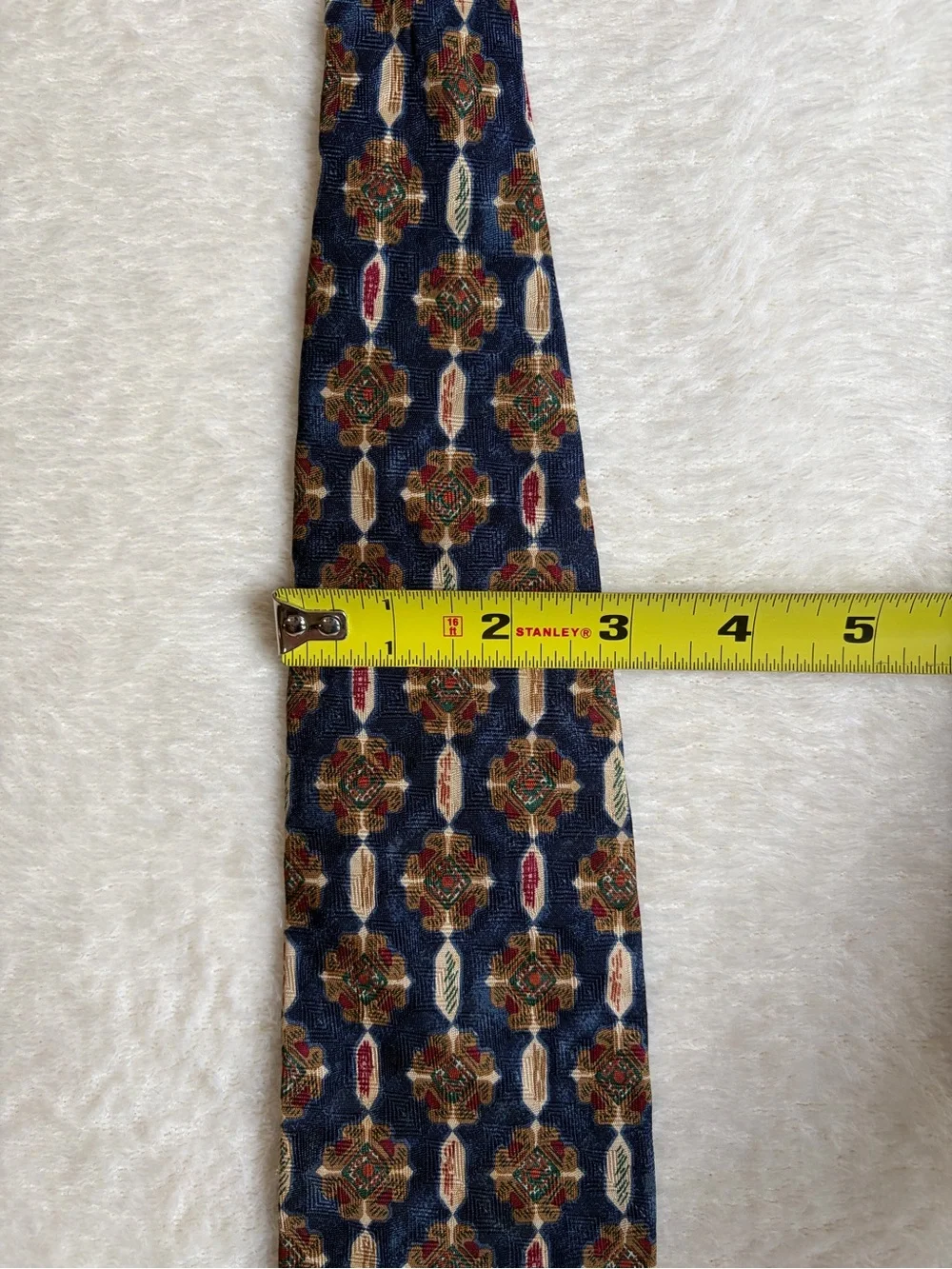 Jos. A. Bank‎ Premier Collection Navy with Geometric Medallion Men's Tie